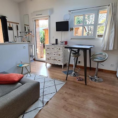 Ferienwohnung Charmant Logement Avec Parking Orvault Exterior foto